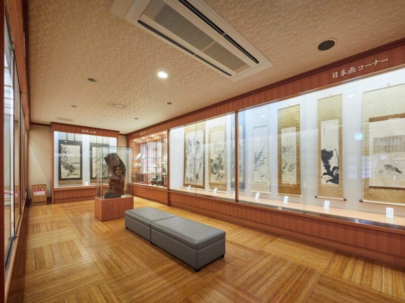 ホテル万長　館内美術展示室